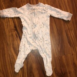 White/gray footy pj’s